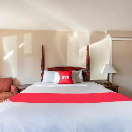 Oyo Hotel Malden Ma Broadway Εξωτερικό φωτογραφία