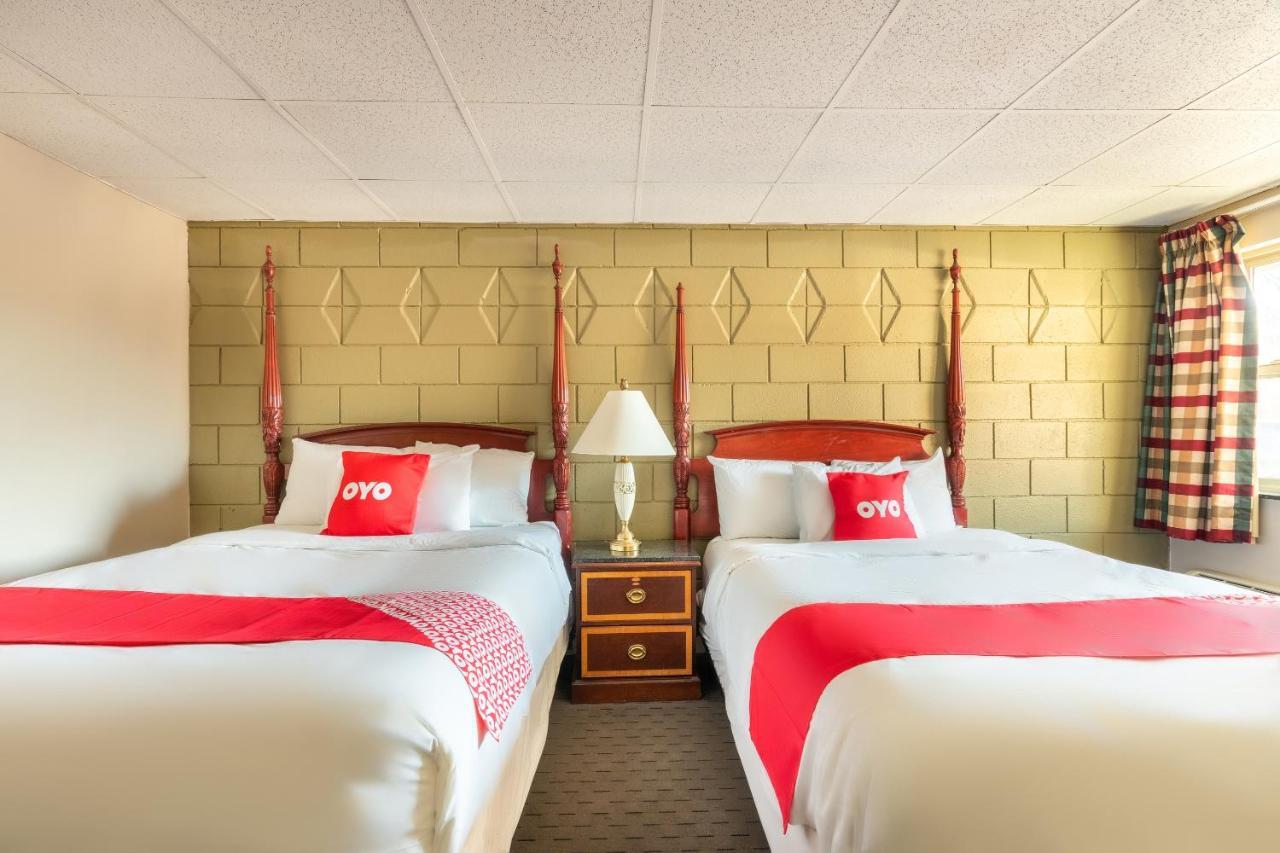 Oyo Hotel Malden Ma Broadway Εξωτερικό φωτογραφία