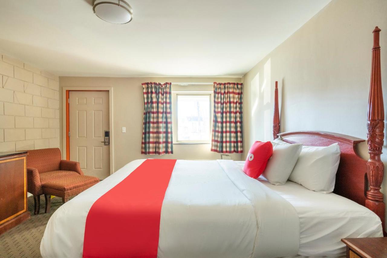 Oyo Hotel Malden Ma Broadway Εξωτερικό φωτογραφία