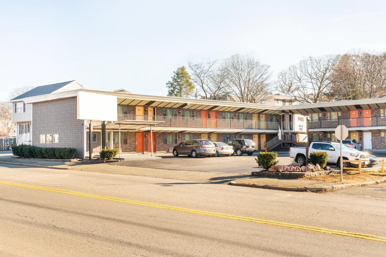 Oyo Hotel Malden Ma Broadway Εξωτερικό φωτογραφία
