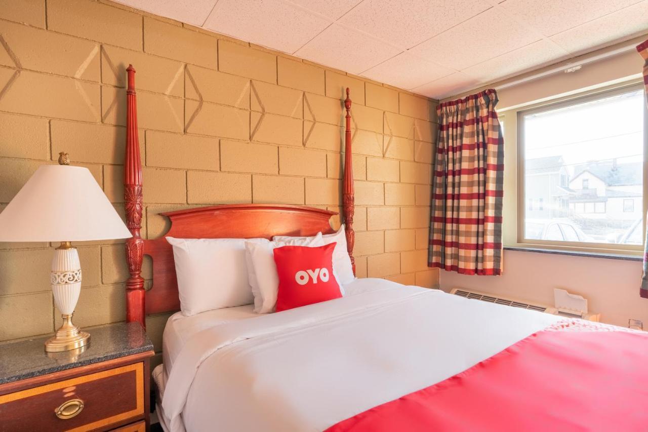 Oyo Hotel Malden Ma Broadway Εξωτερικό φωτογραφία
