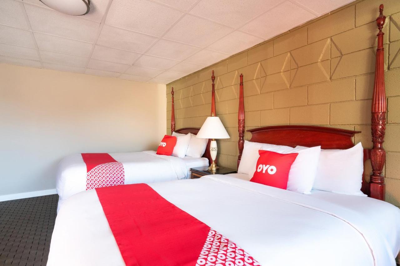 Oyo Hotel Malden Ma Broadway Εξωτερικό φωτογραφία