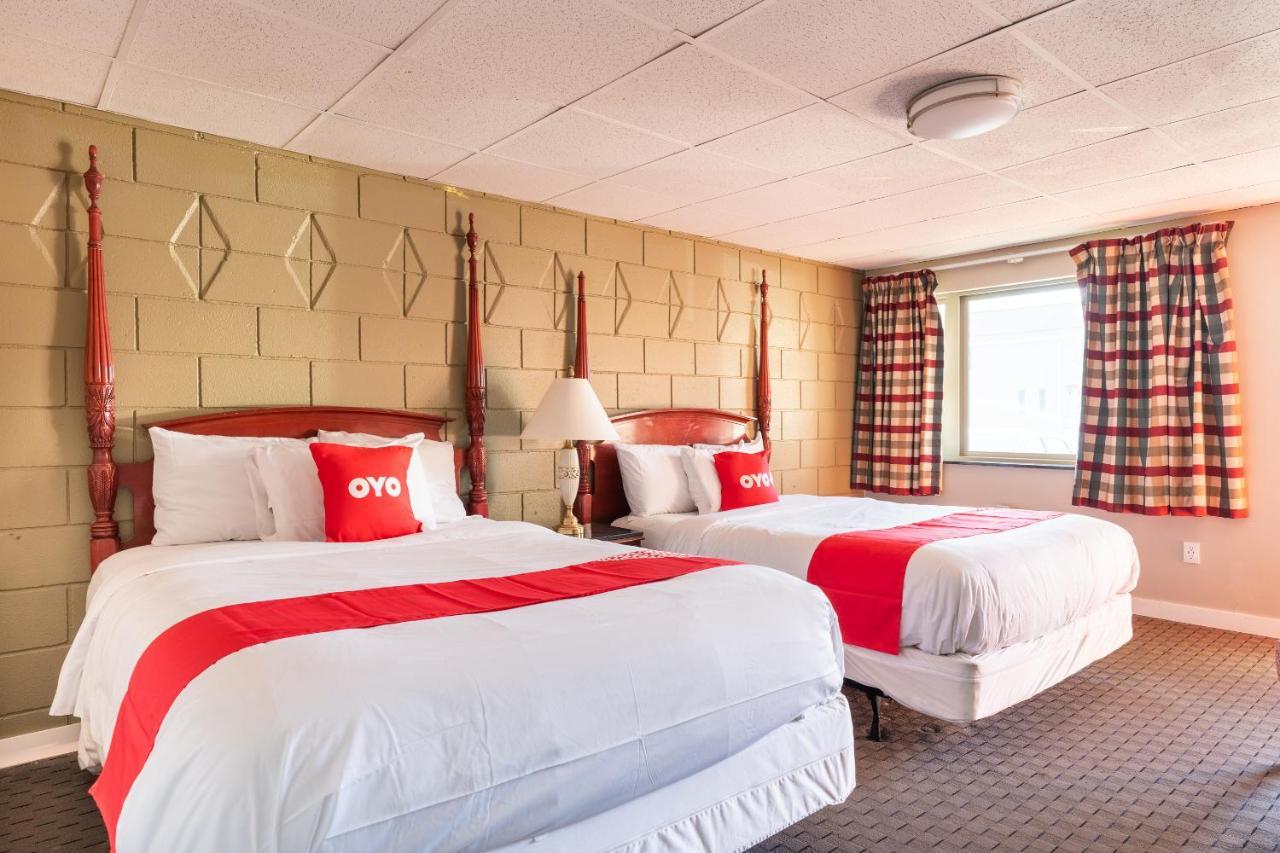 Oyo Hotel Malden Ma Broadway Εξωτερικό φωτογραφία