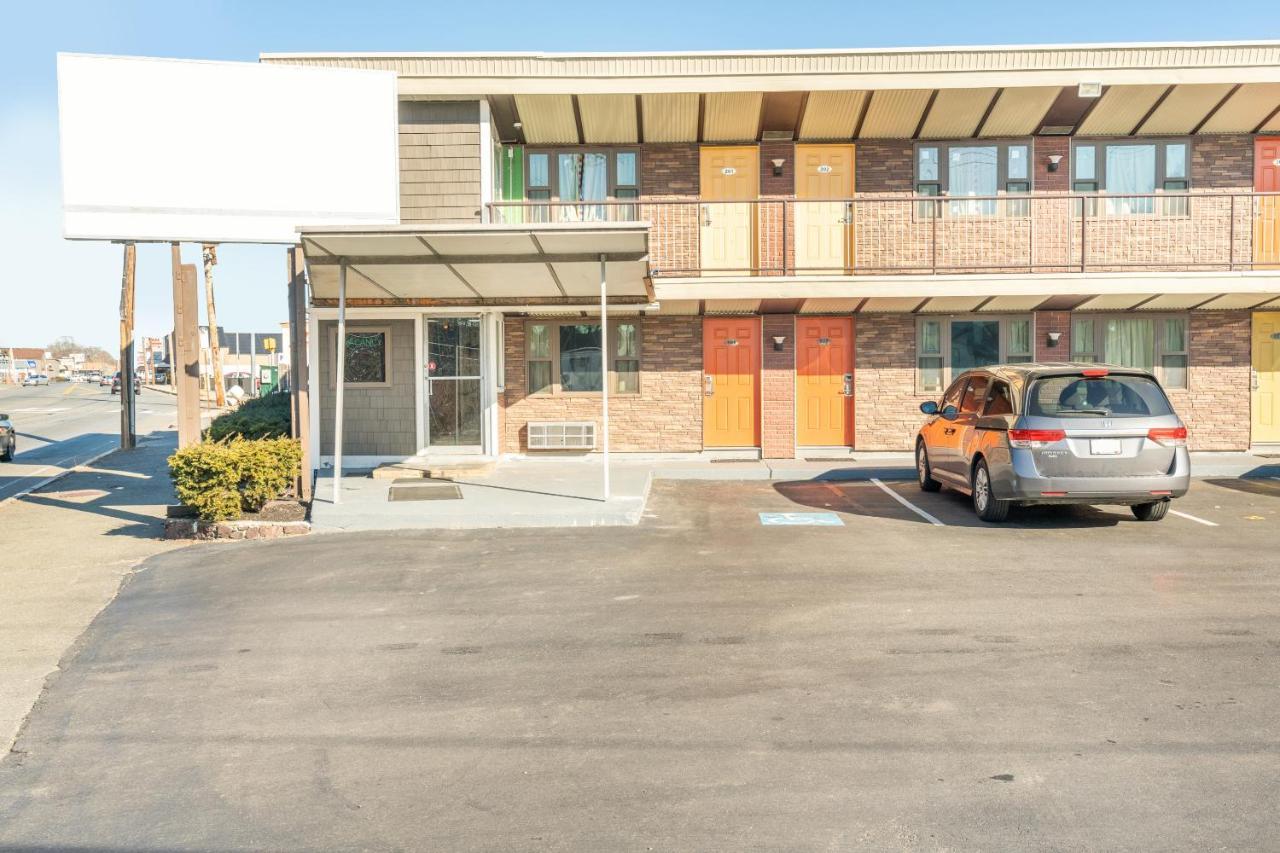 Oyo Hotel Malden Ma Broadway Εξωτερικό φωτογραφία